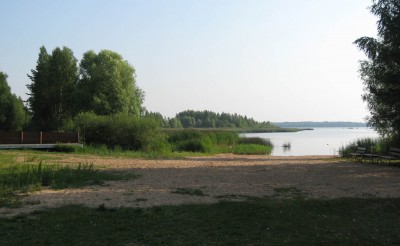 Воды много.