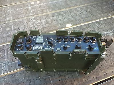 clansman-military-uk-rt320-1-hf-2-to-30mhz-30w-pep-thick-finned-modified-w-lsb.jpg