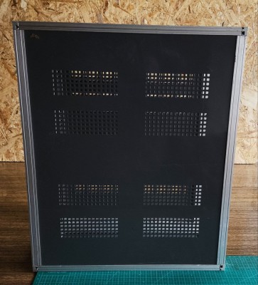 Box_03_1.jpg